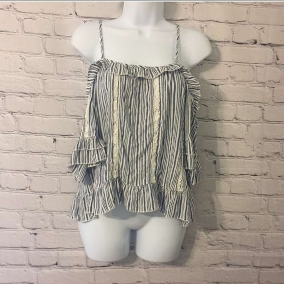 American Eagle Cold Shoulder Top - Picture 2 of 8